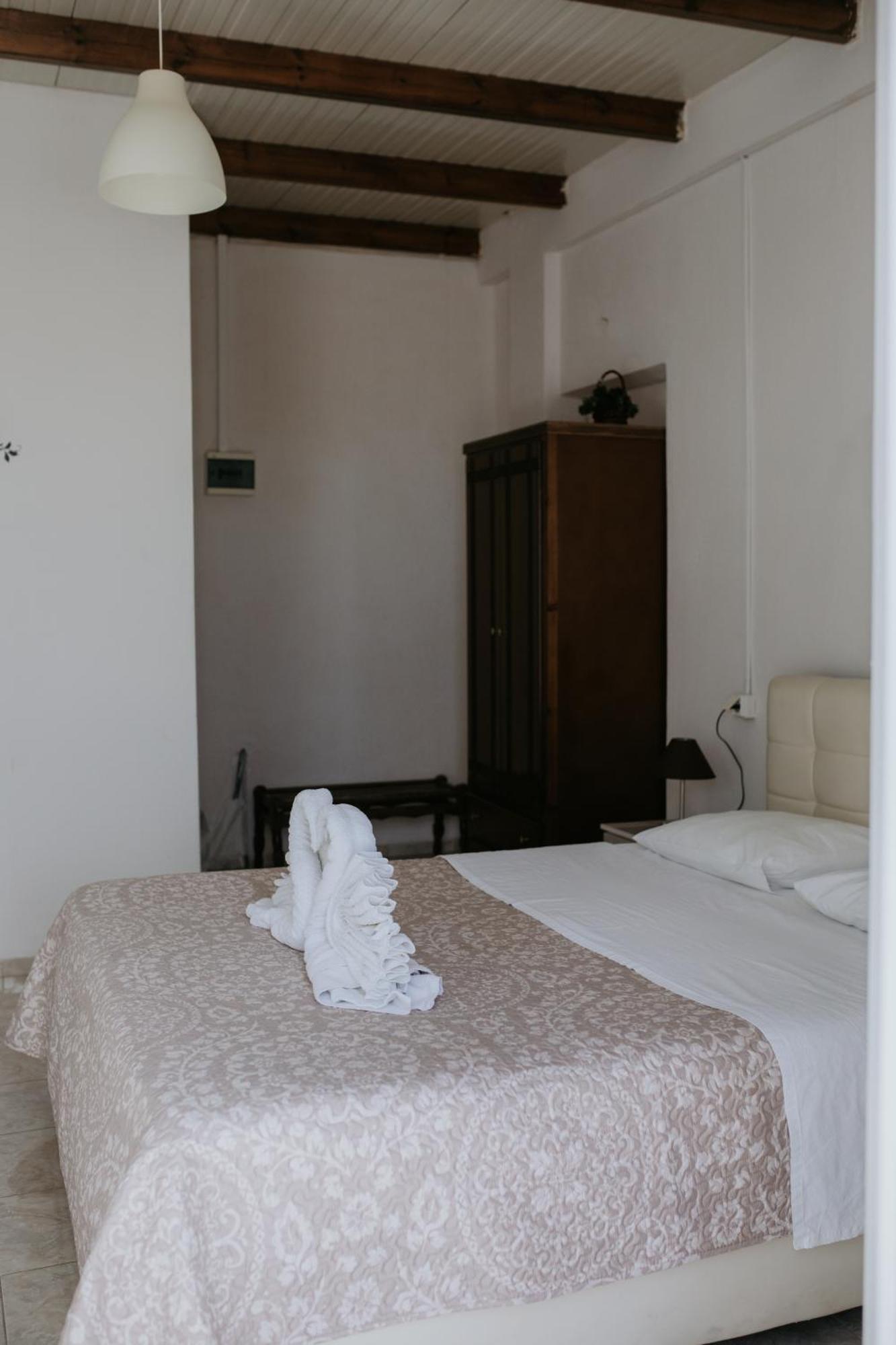 Ξενοδοχείο Θηρασιά Φηρά Δωμάτιο φωτογραφία
